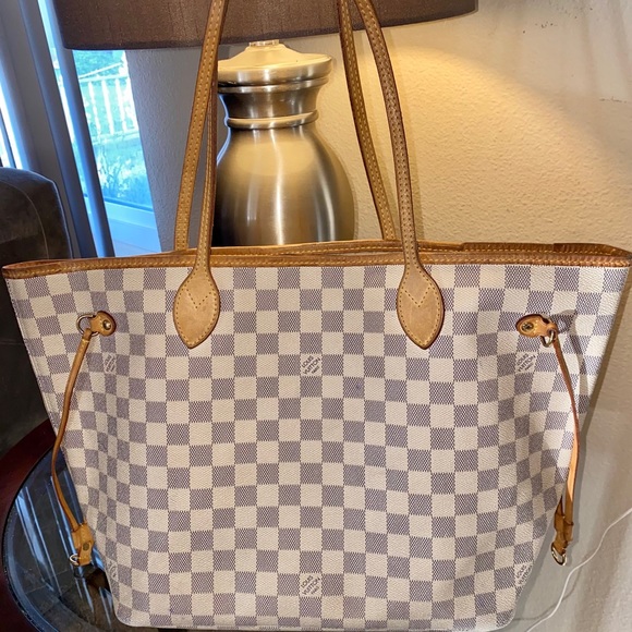 ❌Sold❌Authentic Louis Vuitton Neverfull MM - Picture 12 of 16